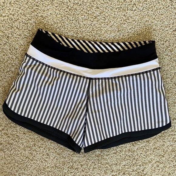 lululemon athletica Pants - Lululemon Groovy Run Shorts
